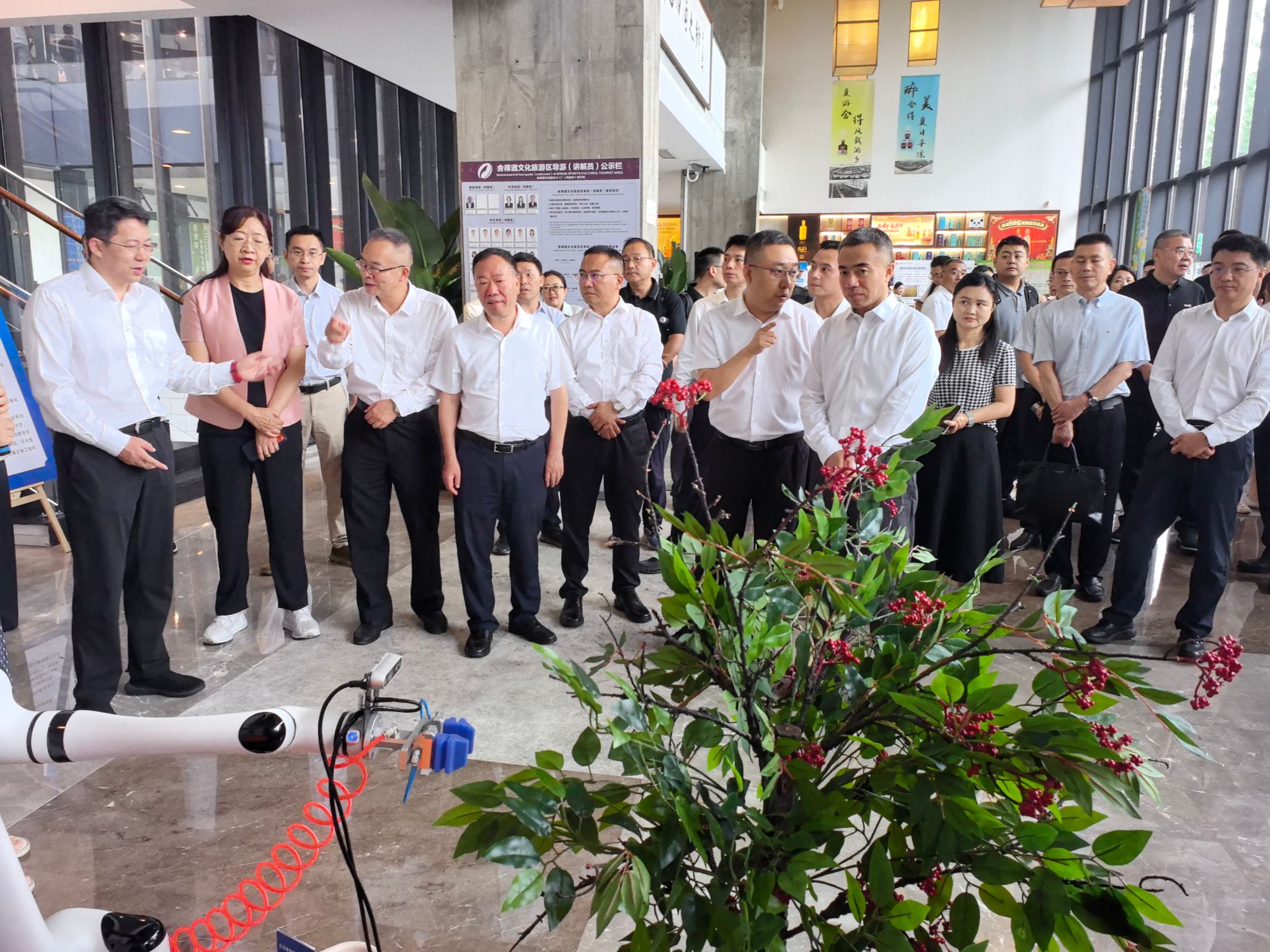 我校多项成果亮相全省农业科技成果“进园入县”启动会
