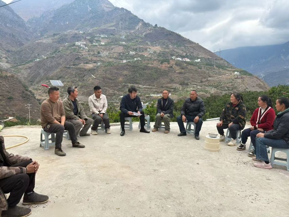 我校驻村干部扎实推进乡村全面振兴