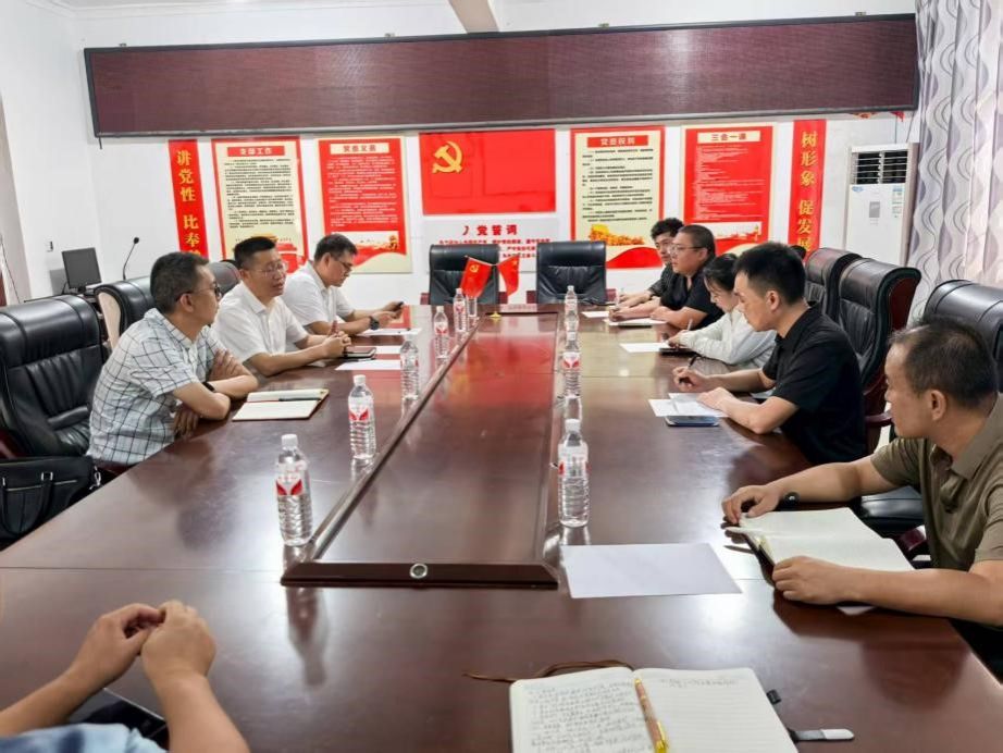 党委书记刘登才赴雷波调研指导帮扶工作
